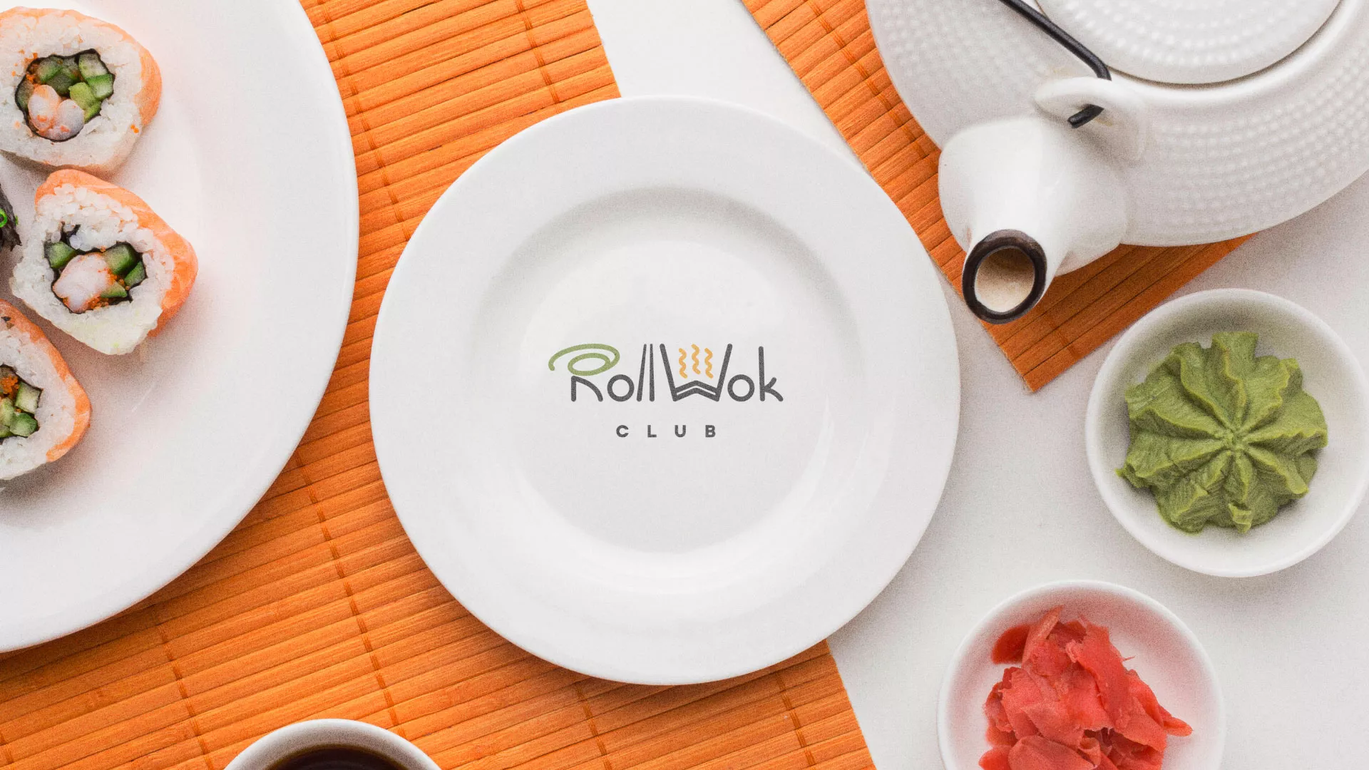 Разработка логотипа и фирменного стиля суши-бара «Roll Wok Club» в Карачеве
